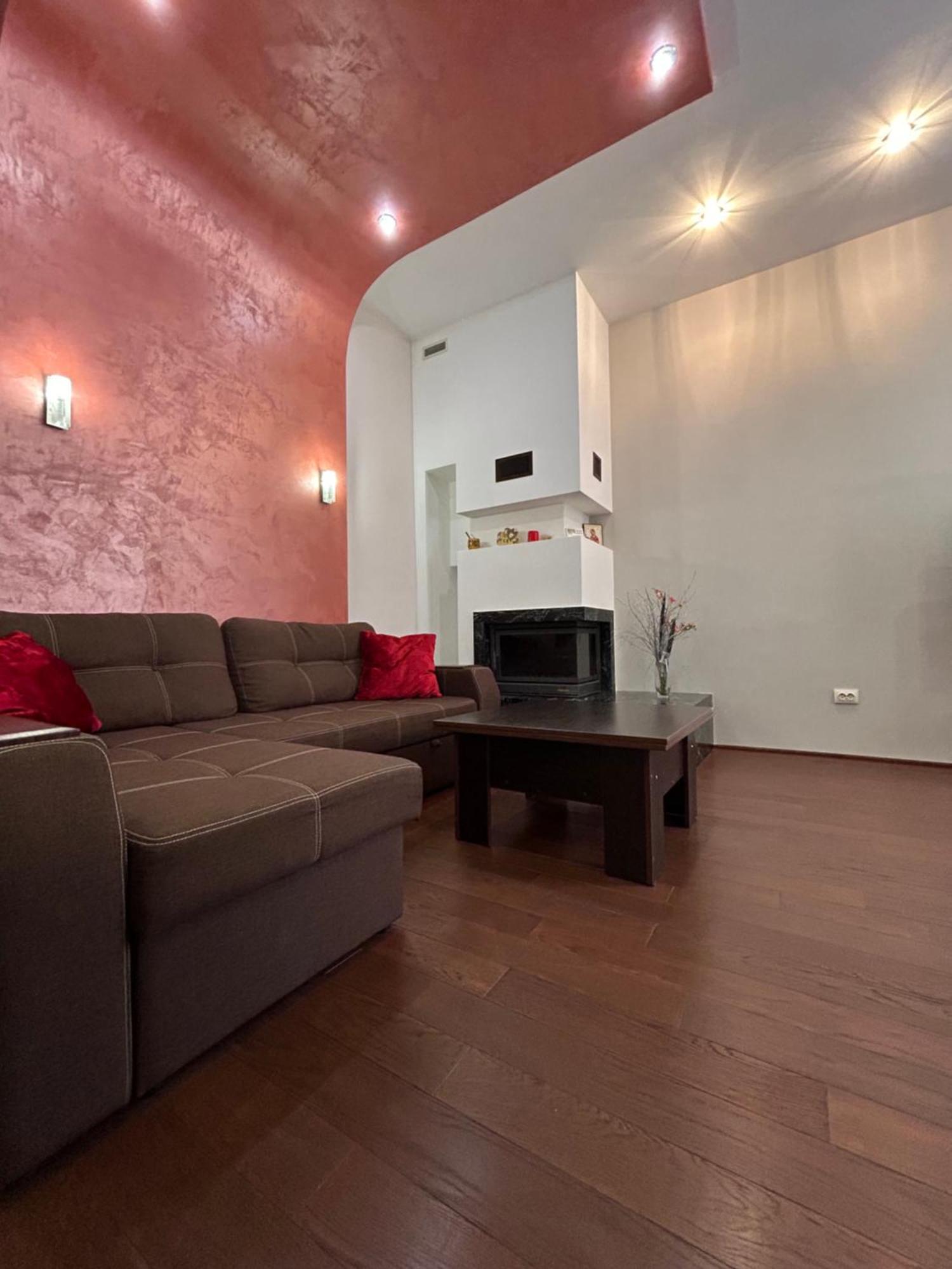Modern Apartments In A Historical Place On Gorodotskaya Lviv Exterior photo